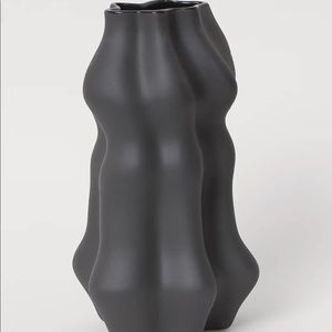 BLOGGER FAVORITE 🔥 H&M Large Black Stoneware Vase